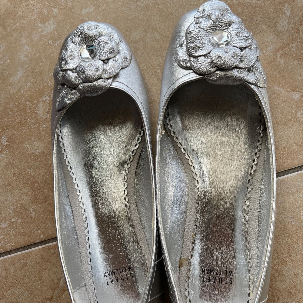 New girl ballet flat, Stuart Weitzman, size 4.